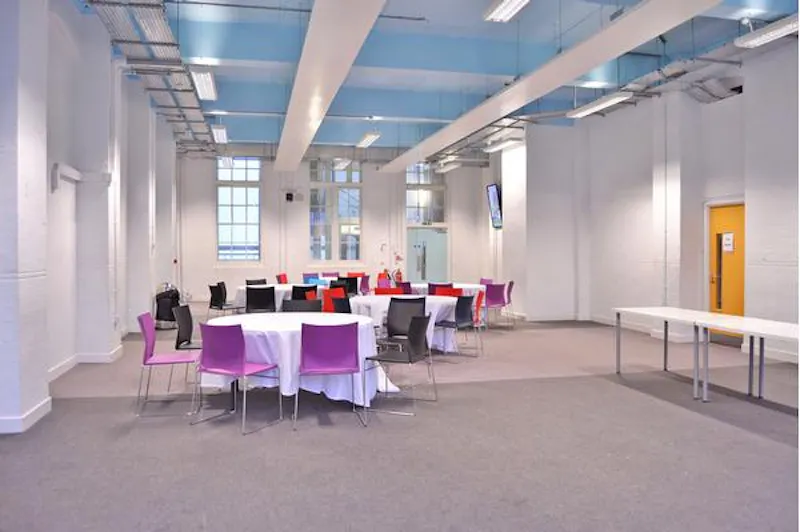 Dining room at Colourful Angel school/studio, Q95 (photo 14)