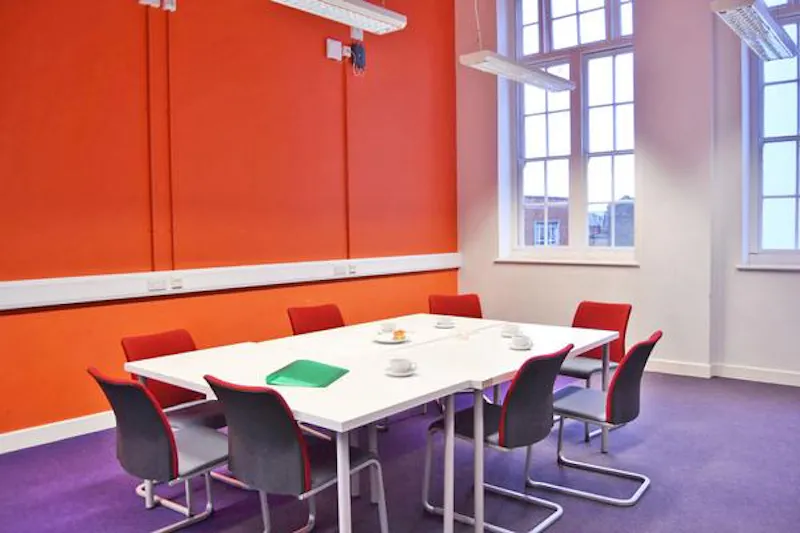 Boardroom at Colourful Angel school/studio, Q95 (photo 26)