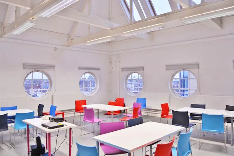 Attic at Colourful Angel school/studio, Q95 (photo 28)