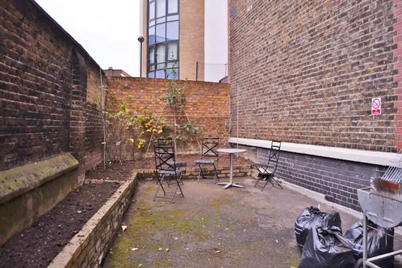 Garden at Colourful Angel school/studio, Q95 (photo 48)