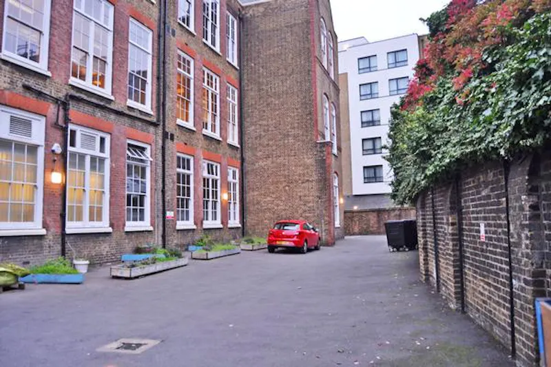 Driveway at Colourful Angel school/studio, Q95 (photo 52)