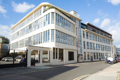 Art Deco studio, N392