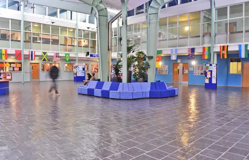 Modern Dulwich School, J212