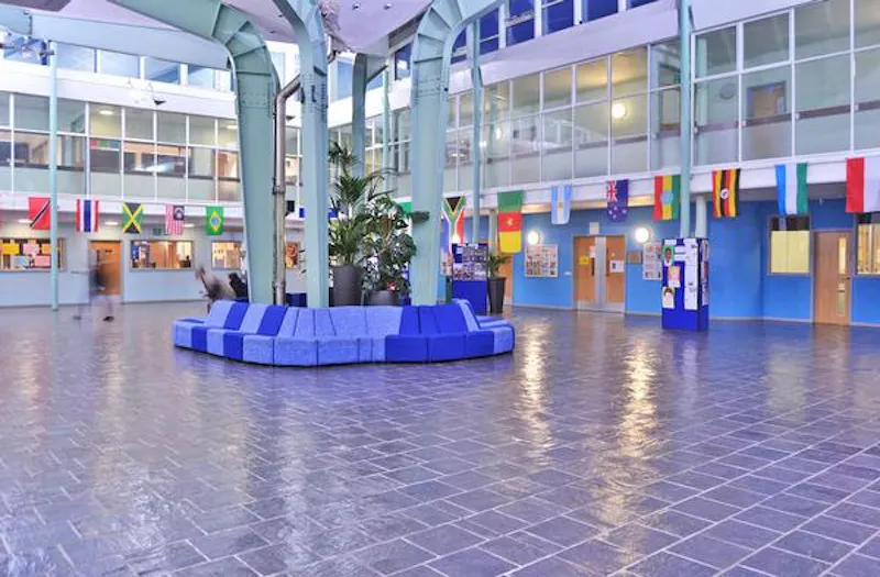 Modern Dulwich School, J212 (photo 3)