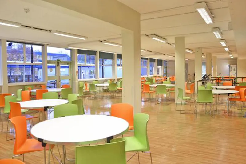Modern Dulwich School, J212 (photo 7)