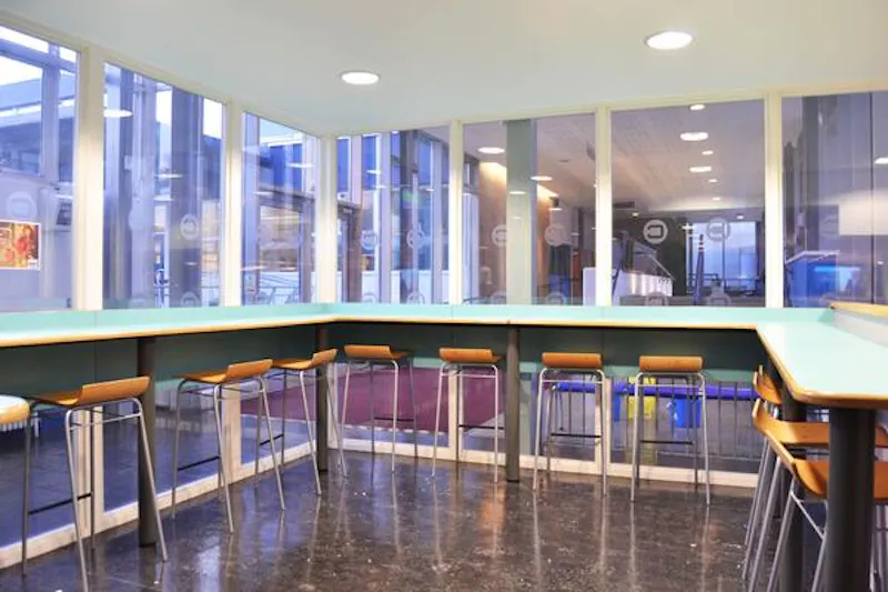 Modern Dulwich School, J212 (photo 23)
