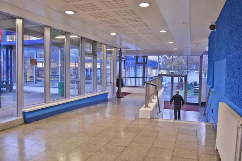 Modern Dulwich School, J212 (photo 32)