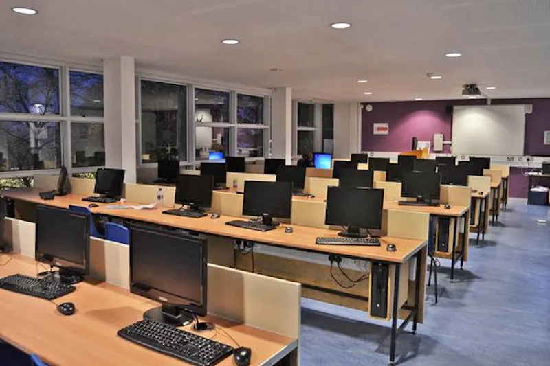 Office at Modern Dulwich School, J212 (photo 34)