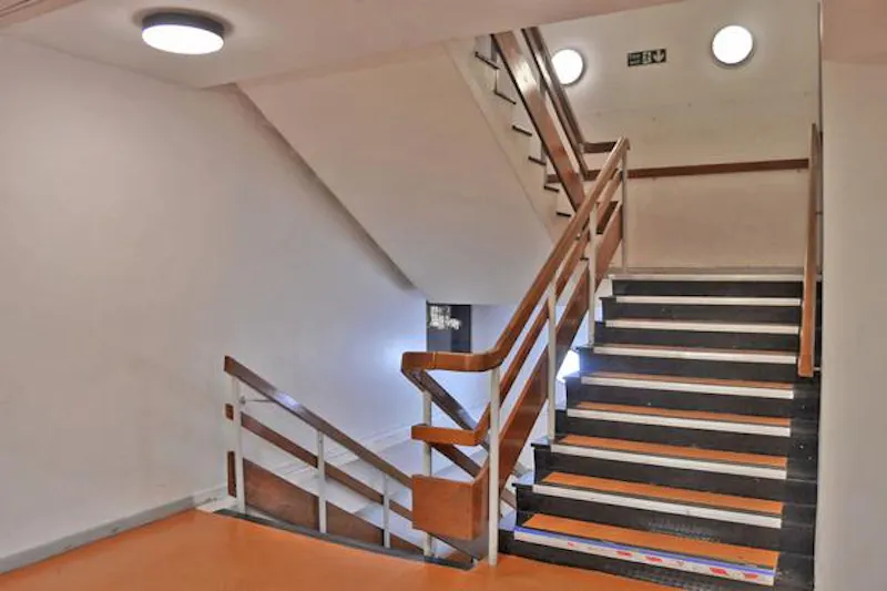 Modern Dulwich School, J212 (photo 38)