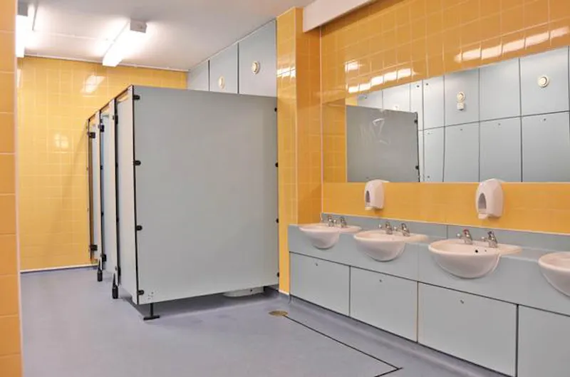 Bathroom at Modern Dulwich School, J212 (photo 41)
