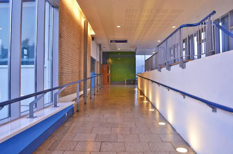 Modern Dulwich School, J212 (photo 42)