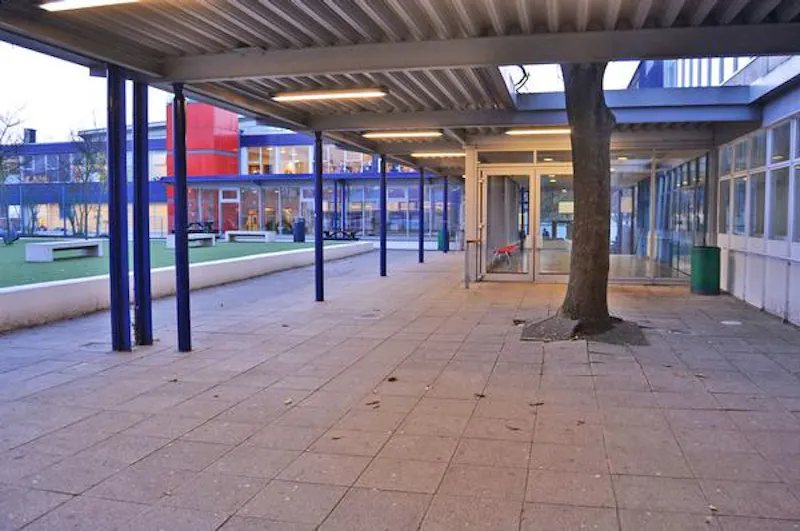 Modern Dulwich School, J212 (photo 48)