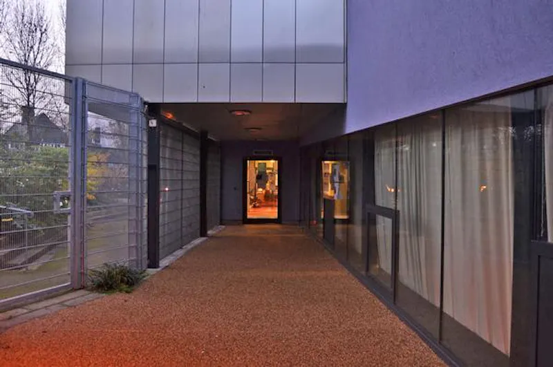 Modern Dulwich School, J212 (photo 55)