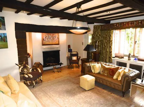 Tudor Cheshire country home, M291