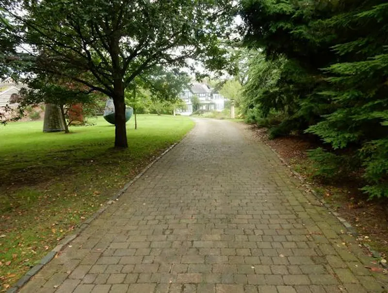 Driveway at Tudor Cheshire country home, M291 (photo 21)