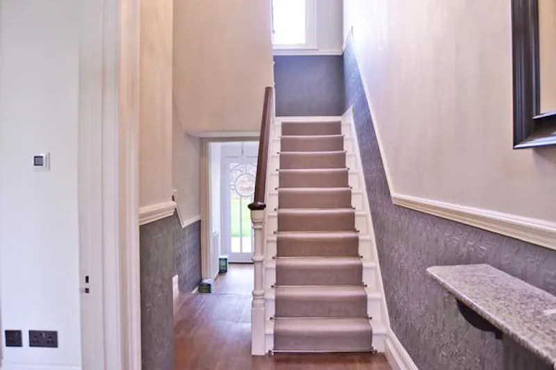 Entrance hall at Stunning Islington townhouse, B1658 (photo 9)