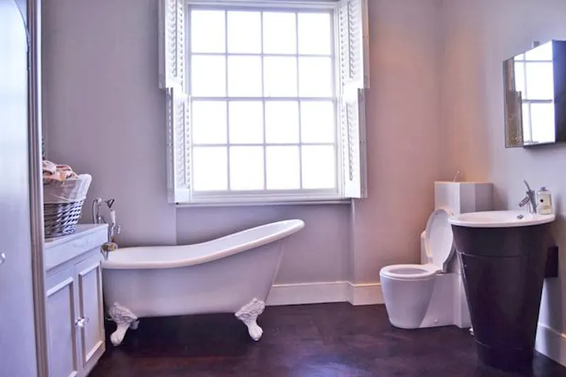 Bathroom at Stunning Islington townhouse, B1658 (photo 21)