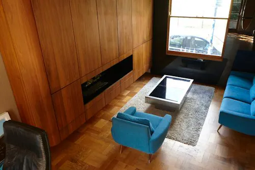 Cool, retro Bow house, B1659