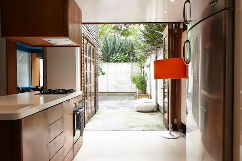 Kitchen at Cool, retro Bow house, B1659 (photo 16)
