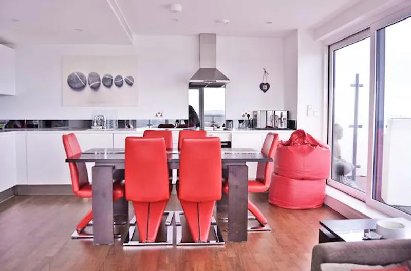 Dining room at Deptford flat with Thames views, F1078 (photo 5)