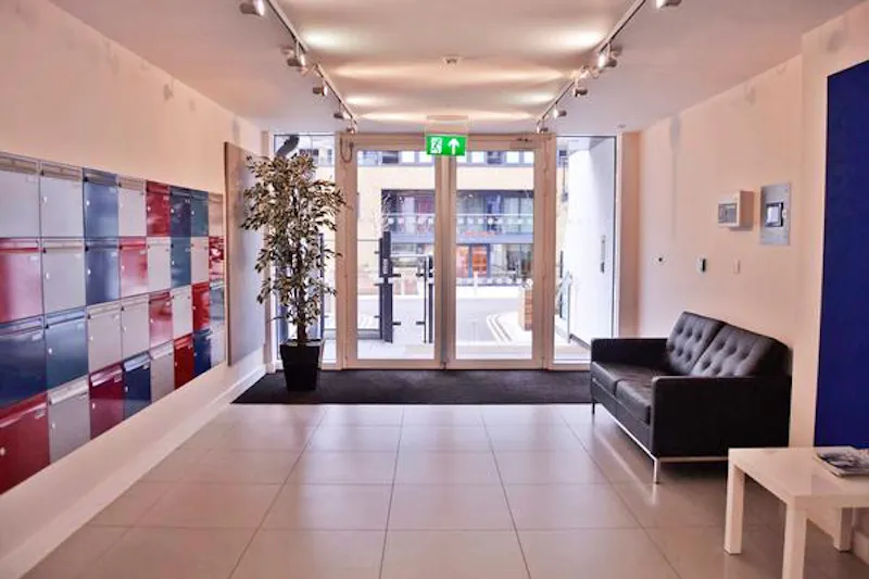 Entrance hall at Deptford flat with Thames views, F1078 (photo 26)