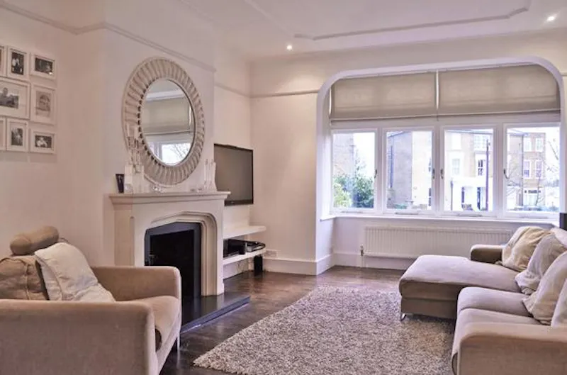 Fireplace at Stylish Wandsworth house, B1661 (photo 3)