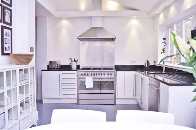 Kitchen at Stylish Wandsworth house, B1661 (photo 13)