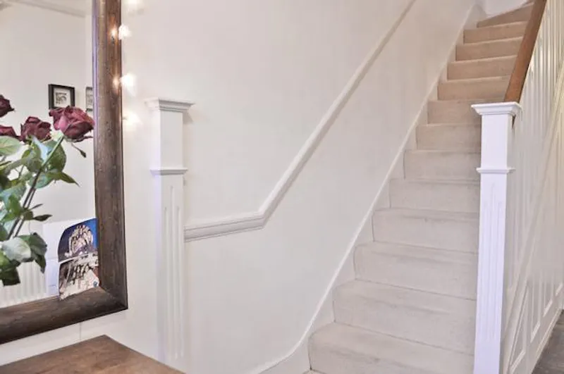 Staircase at Stylish Wandsworth house, B1661 (photo 16)