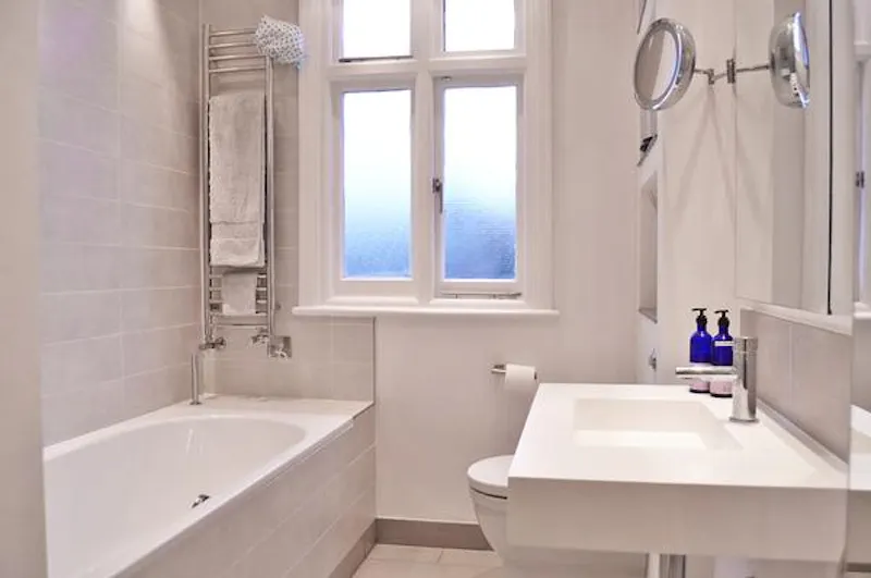 Bathroom at Stylish Wandsworth house, B1661 (photo 25)