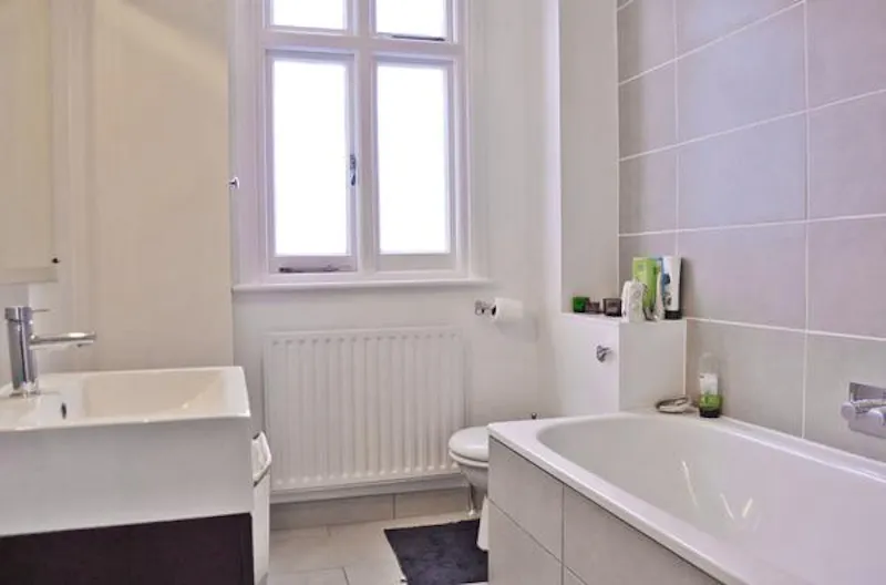 Bathroom at Smart Wandsworth home, B1662 (photo 24)