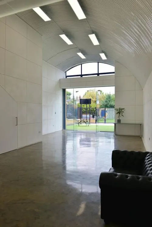 Versatile Bermondsey arch space, N393