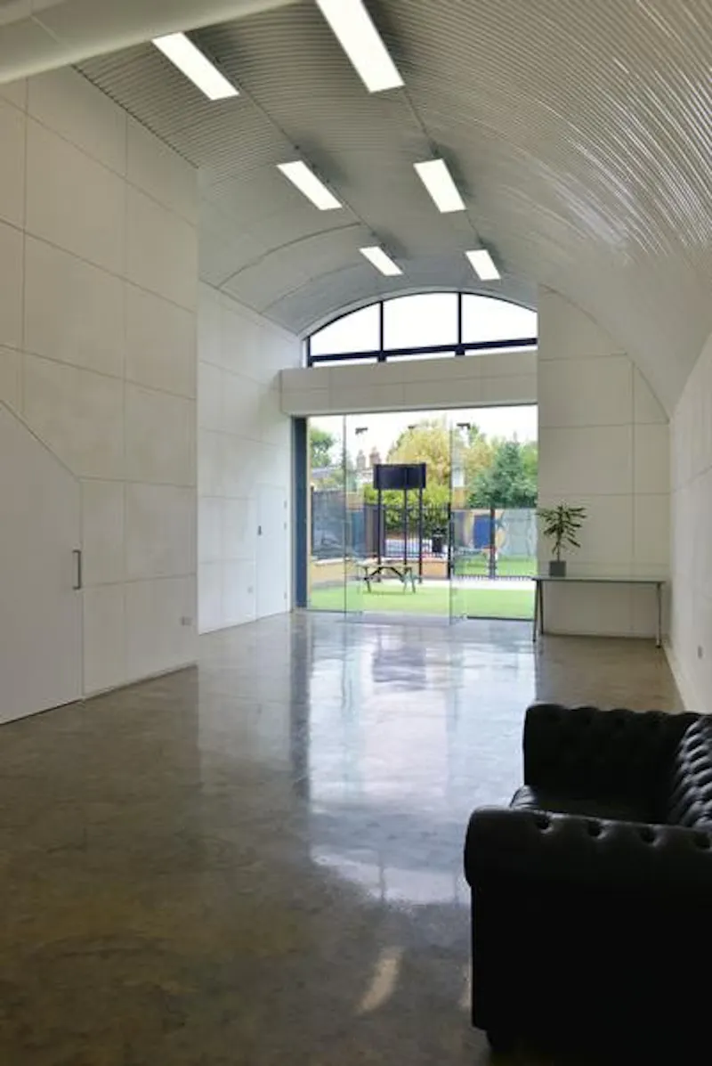 Versatile Bermondsey arch space, N393 (photo 1)