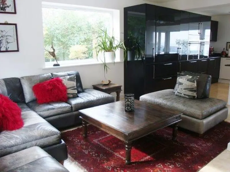 Hillside modern home near Bristol, K400 (photo 9)