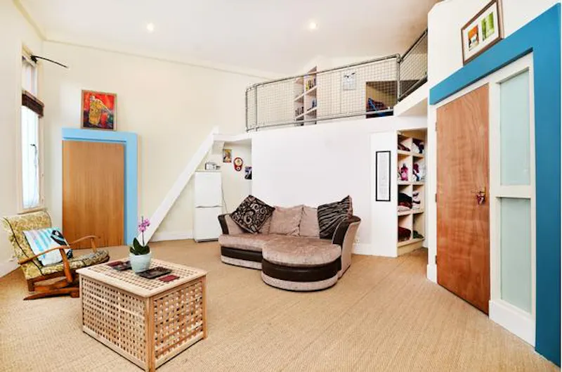 Living Room at Mezzanine in Hornsey, F1070 (photo 2)