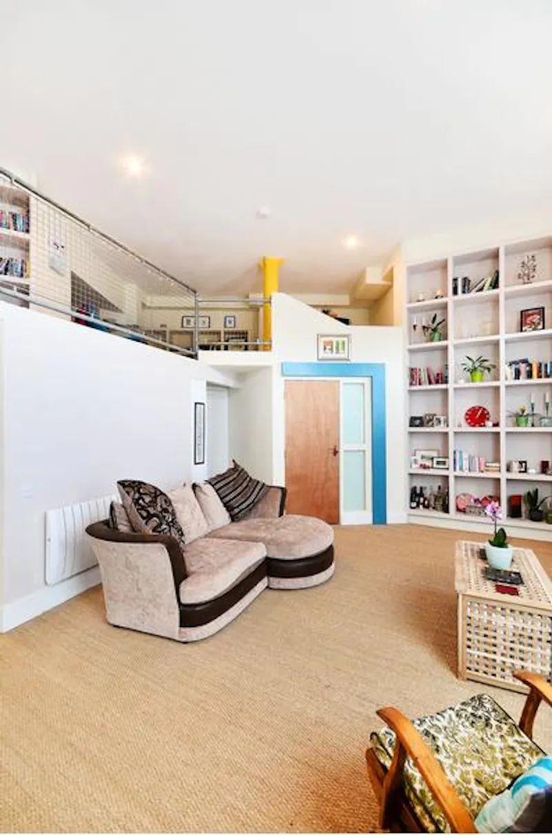 Mezzanine in Hornsey, F1070 (photo 5)