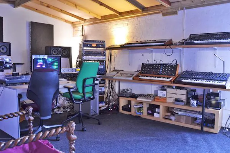 Haggerston flat and music studio, F1071 (photo 13)