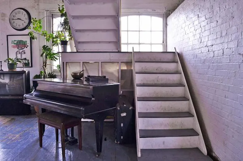 Exposed brick at Haggerston flat and music studio, F1071 (photo 15)