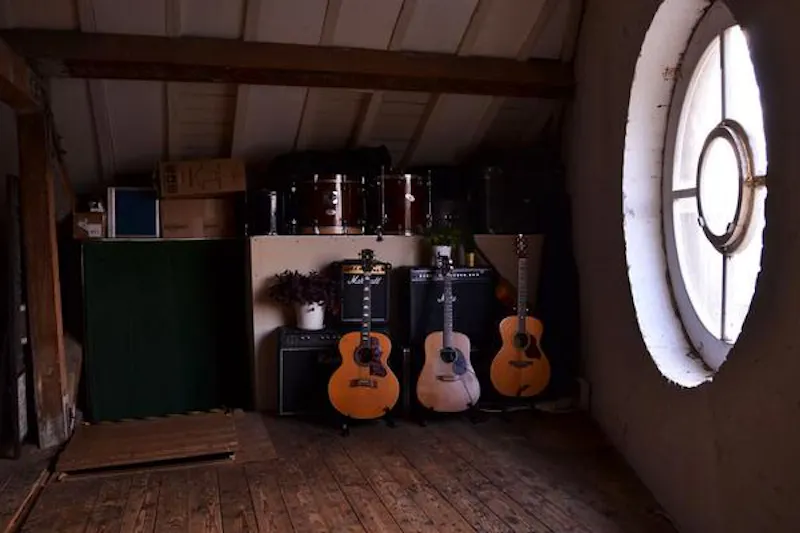 Haggerston flat and music studio, F1071 (photo 21)