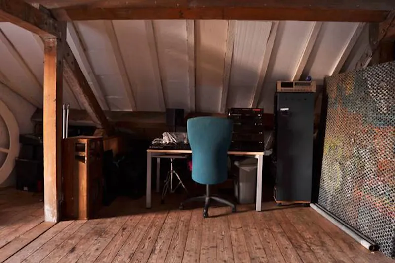 Haggerston flat and music studio, F1071 (photo 27)