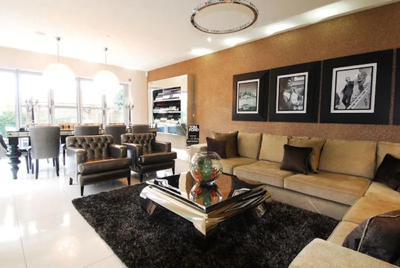 Living Room at Luxurious Leeds house, D2209 (photo 2)