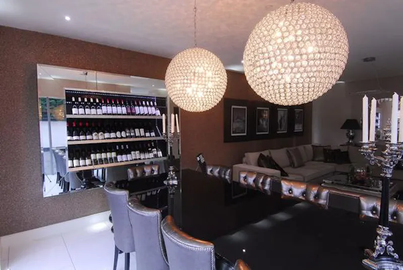Dining room at Luxurious Leeds house, D2209 (photo 9)