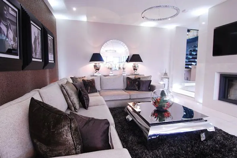 Living Room at Luxurious Leeds house, D2209 (photo 10)