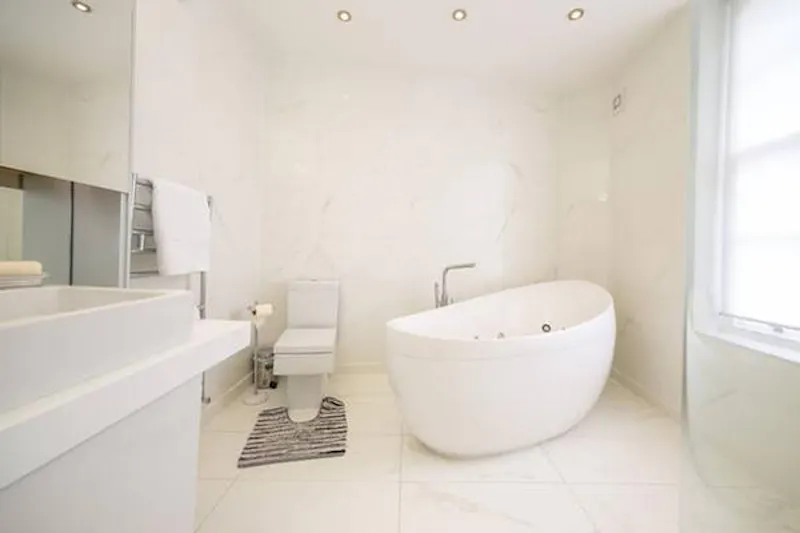 Bathroom at Spacious Chelsea townhouse, A1375 (photo 31)