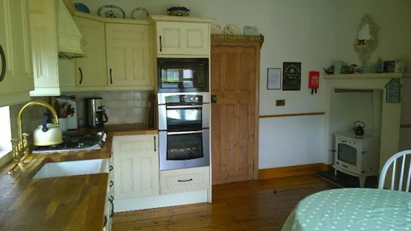 Billericay family house, B1663 (photo 3)
