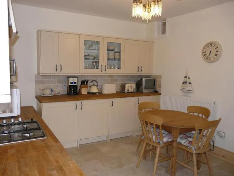 Kitchen at Littlestone on Sea Apartments, B1664 (photo 4)