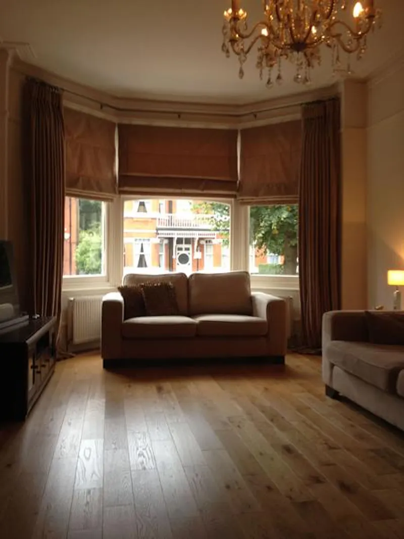 Living Room at Film location E409 in London (photo 14)