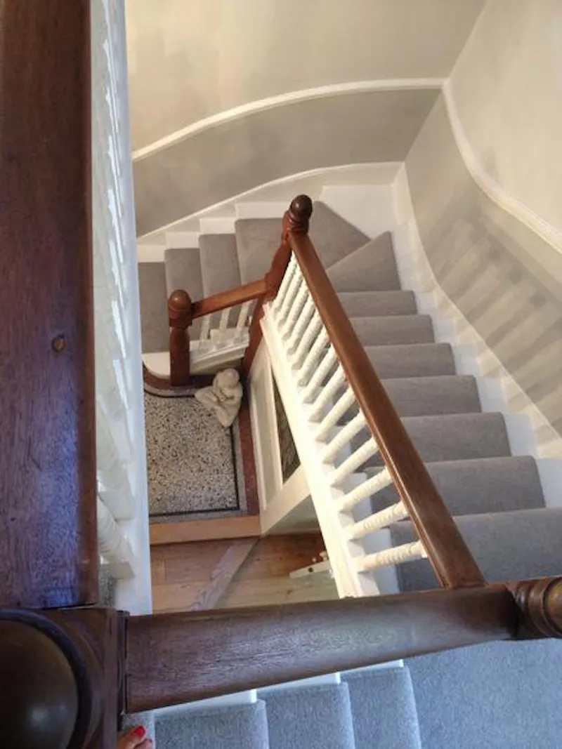 Staircase at Film location E409 in London (photo 22)