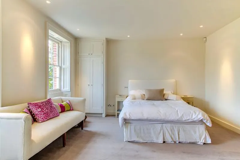 Bedroom at Pretty Guildford Georgian house, A1376 (photo 23)