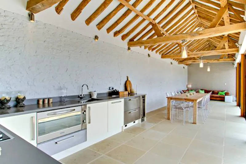 Kitchen at Pretty Guildford Georgian house, A1376 (photo 30)