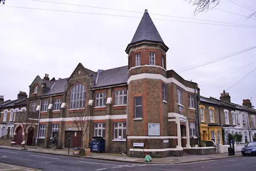 Victorian hall in Brixton, N394